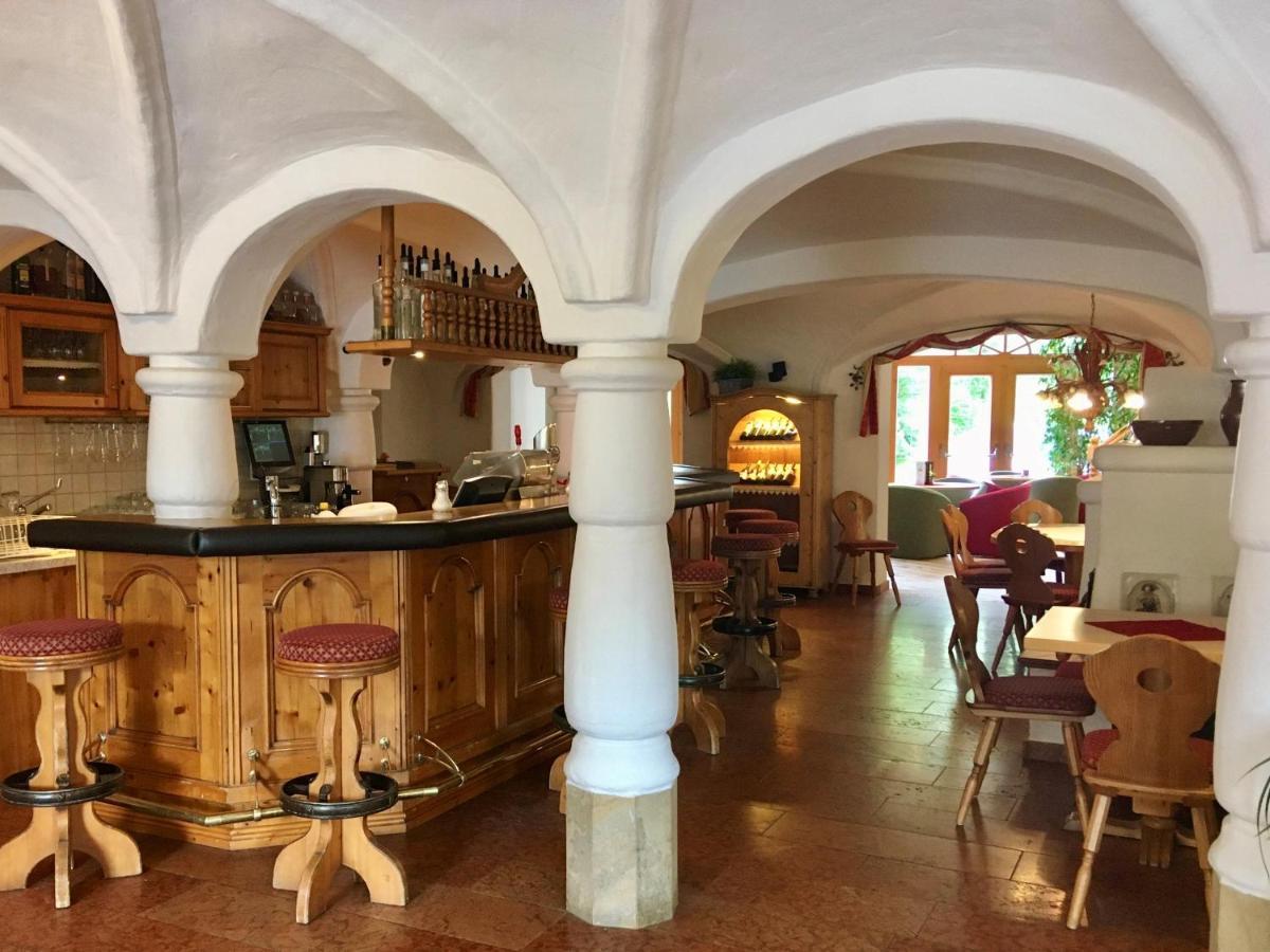 Hotel Metzgerwirt Кирхберг Экстерьер фото